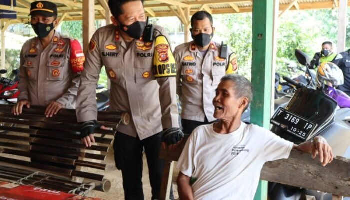 Hingga ke Ujung Purwakarta, Kapolres Blusukan Tinjau Vaksinasi