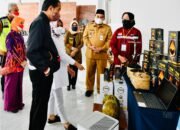 Jokowi dan Iriana Beli Batik Hingga Lukisan Karya UKM Blora