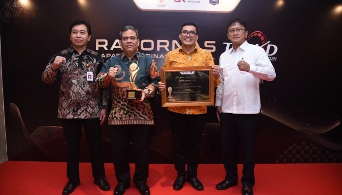 Pemprov Sumut Raih TPAKD Awards 2021 dari OJK