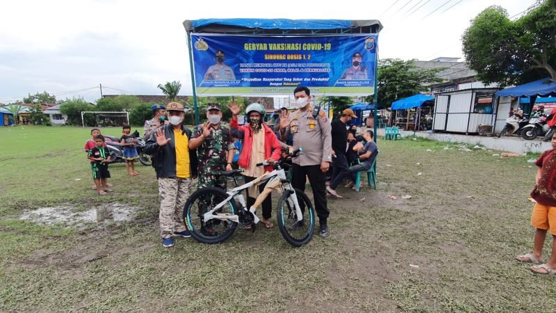 Polsek Percut Sei Tuan Gelar Vaksinasi Gratis Dimeriahkan Doorprize