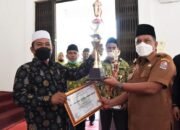 Sekda Deli Serdang Serahkan Penghargaan Masjid Terbaik