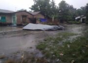 Angin Puting Beliung Unjuk Kekuatan, Satu Rumah Warga Mekar Sari Laut Tador Rubuh
