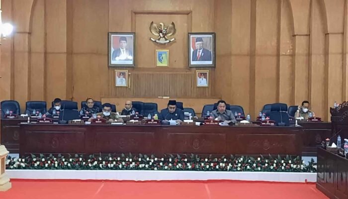 Ketua DPRD Bacakan Laporan Kinerja DPRD Tahun 2021