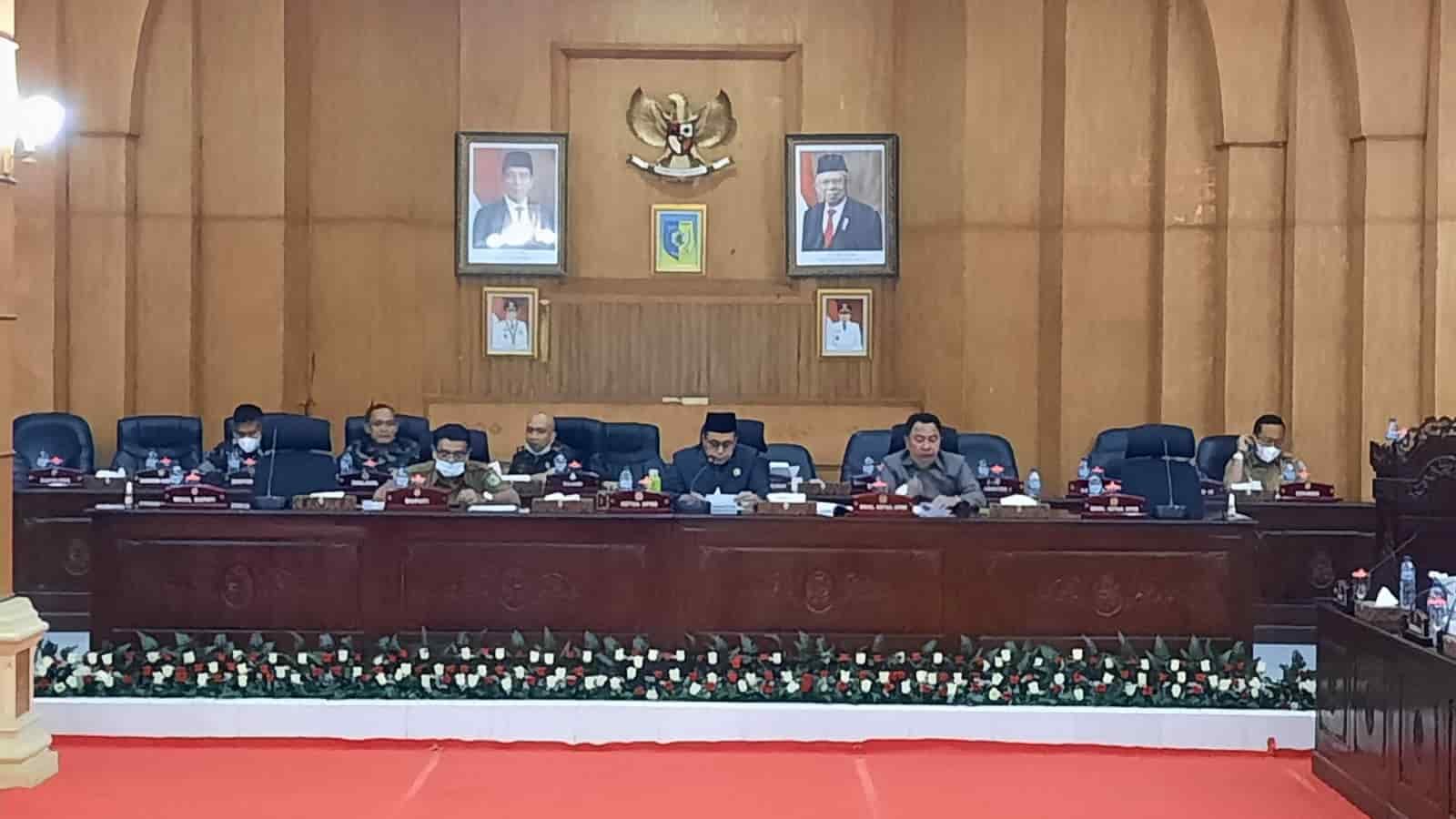 Ketua DPRD Batu Bara, M Safii saat memimpin sidang paripurna (Dok/Humas)