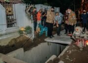 Dikeluhkan Warga, Bobby Nasution Tinjau Pemasangan U-Ditch Jalan Sei Belutu
