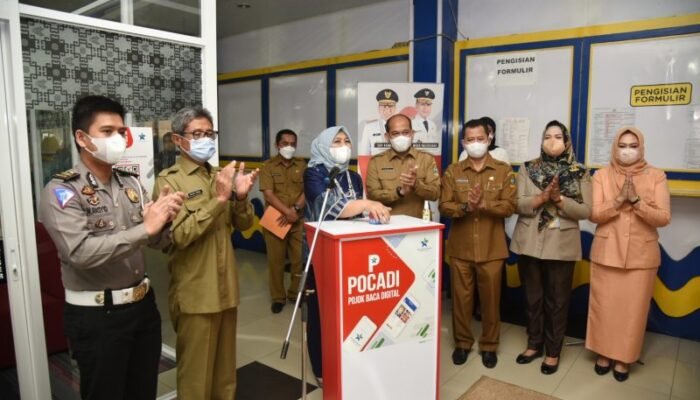 Nawal Lubis Resmikan Pojok Baca Digital di Samsat Medan Selatan