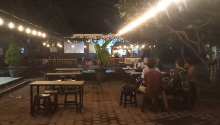 Warkop Joss Jeledeng Tulungagung Suasana Asri dan Bikin Lidah Ketagihan