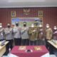 Foto bersama saat Polda Banten Gelar Penandatanganan MoU dengan PT Indo Raya Tangerang, Jumat (24/12/2021). (Dok/Humas).