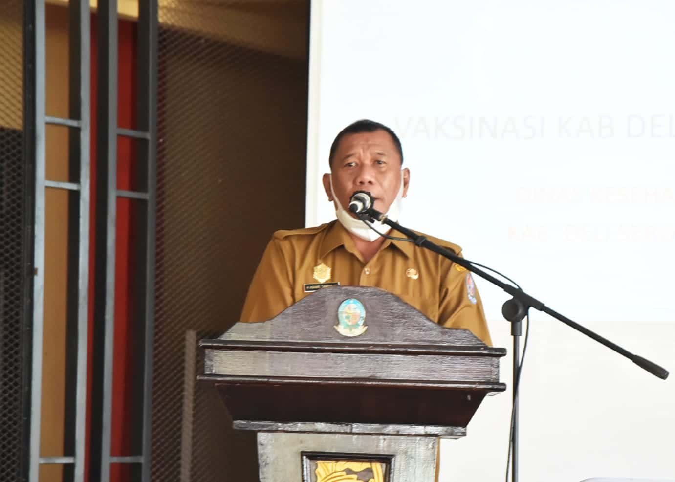 Pidato Bupati Deli Serdang H. Ashari Tambunan saat memimpin rapat koordinasi percepatan vaksinasi Covid 19 di Aula Polresta Deli Serdang, Selasa (04/01/2022). (Dok/Humas).