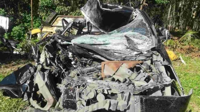 Mobil Innova milik korban dalam kondisi ringsek berat usai tabrakan maut, Kamis (06/01/2022). (Dok/Ist).