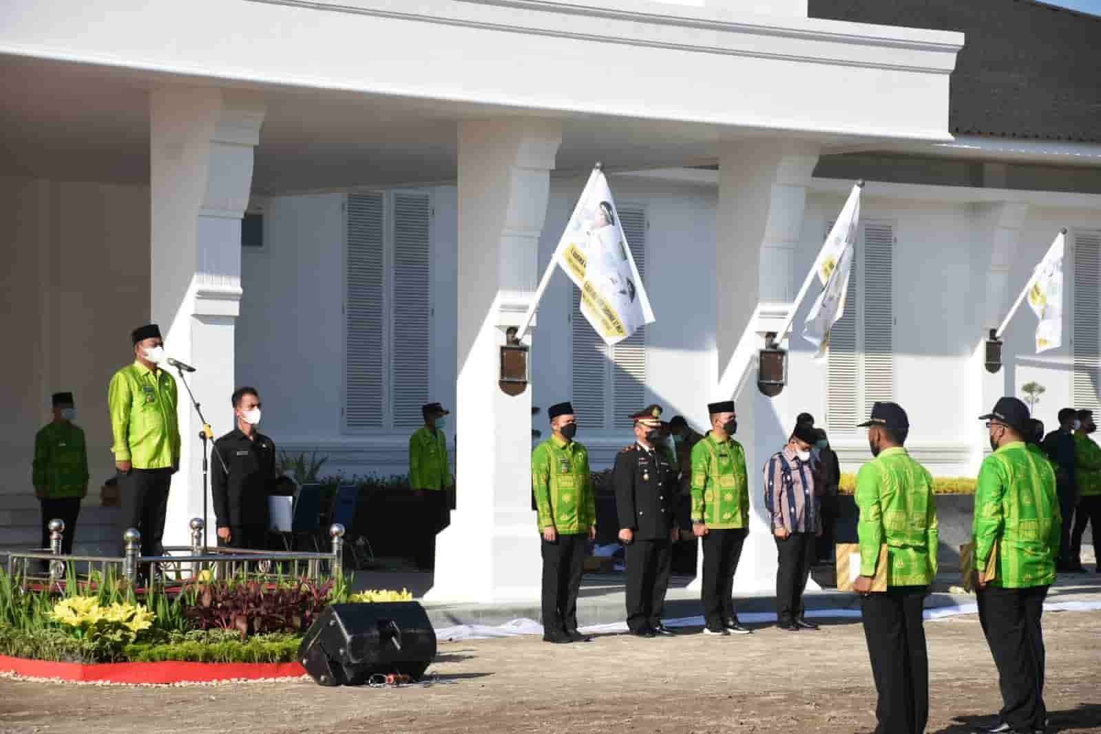 Bupati Serdang Bedagai Darma Wijaya saat memberikan sambutan pada HUT Sergai ke 18, Halaman Kantor Bupati Sergai, Kamis (6/1/2022). (Dok/Humas).