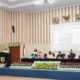 Bupati Sergai memberikan sambutan saat sidang paripurna DPRD Sergai, Jum'at (7/1/2022). (Dok/Humas).