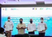 Bersama Erick Thohir, Penandatanganan MoU Kerjasama Pelindo dan KAI