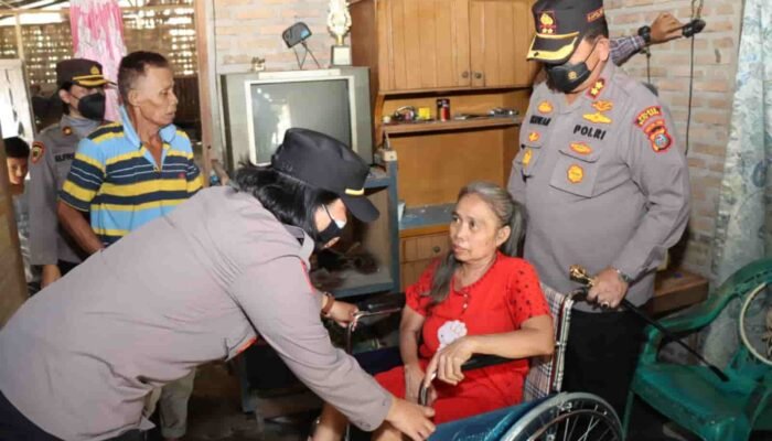 Kapolres Batu Bara Kembali Berikan Sembako dan Tali Asih di Desa Sumber Padi