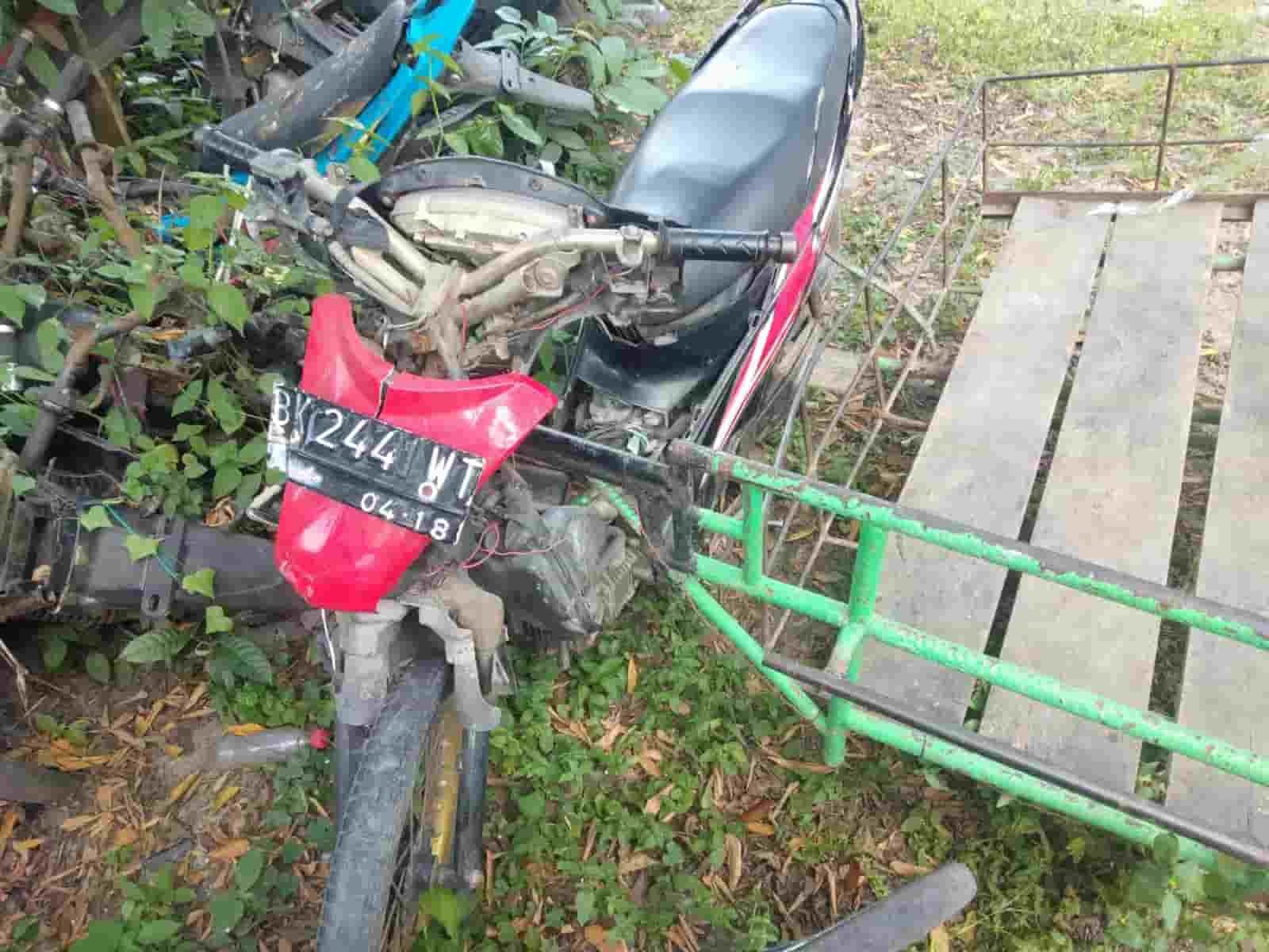 Betor barang yang dikemudikan Mhd Aji dalam kondisi ringsek, Selasa (18/01/2022). (foto/humas).