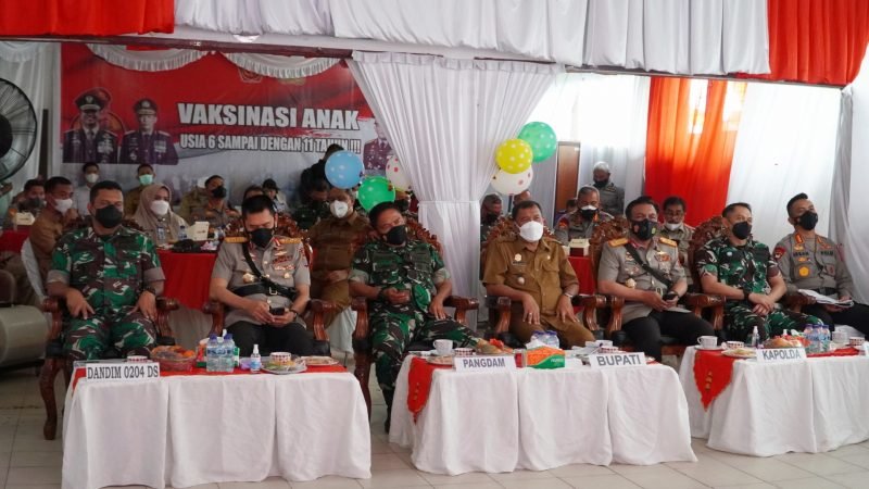 Ashari Tambunan Ikuti Zoom Meeting Serbuan Vaksinasi