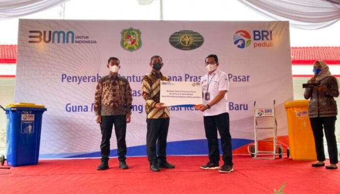BRI Serahkan CSR ke Pasar Tradisional, Wiriya Alrahman: Jaga Fasilitas, Sarana dan Prasarana Pasar