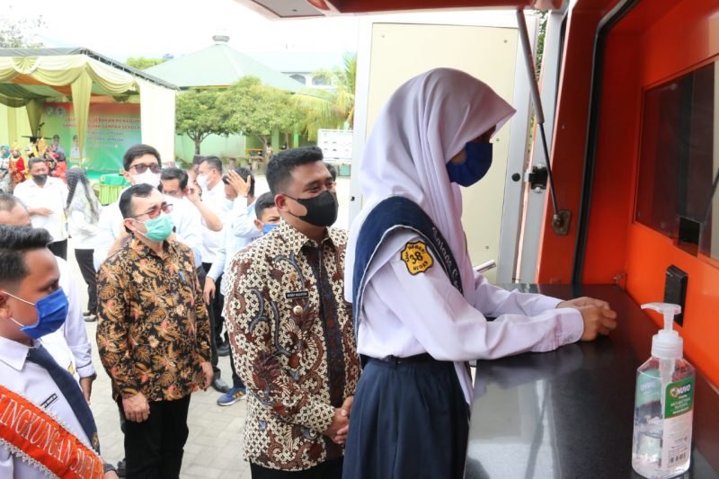 Bobby Nasution Apresiasi Gerakan Menabung Sampah di Bank Sampah Sekolah