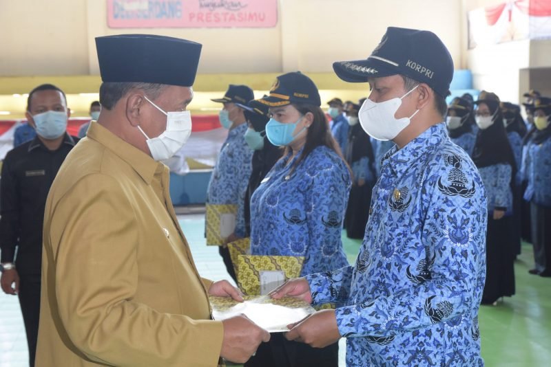 Bupati Deli Serdang Pimpin Pengambilan Sumpah dan Penyerahan SK PNS