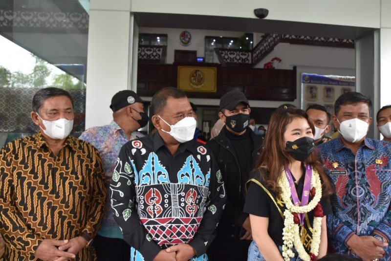 Bupati dan Wakil Bupati Deli Serdang Sambut Juara KDI 2021 Kayla Sabrina Zahra