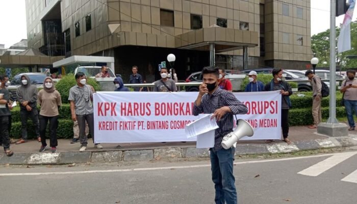 Demo Bank Mandiri, Permak Sumut Minta KPK Tangkap 16 Terlapor Dugaan Korupsi Senilai Rp 188 Miliar