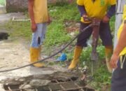 Kecamatan Medan Timur dan Dinas PU Buat Lubang Kontrol Drainase yang Ditutup Warga