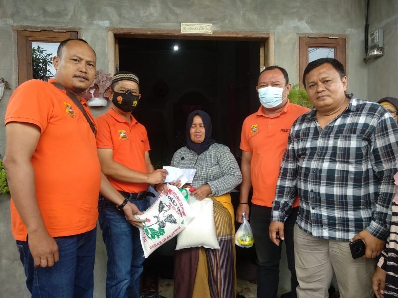 Mantan Loper Koran Medan Pos Meninggal, Ketua Pewarta Melayat dan Berikan Santunan