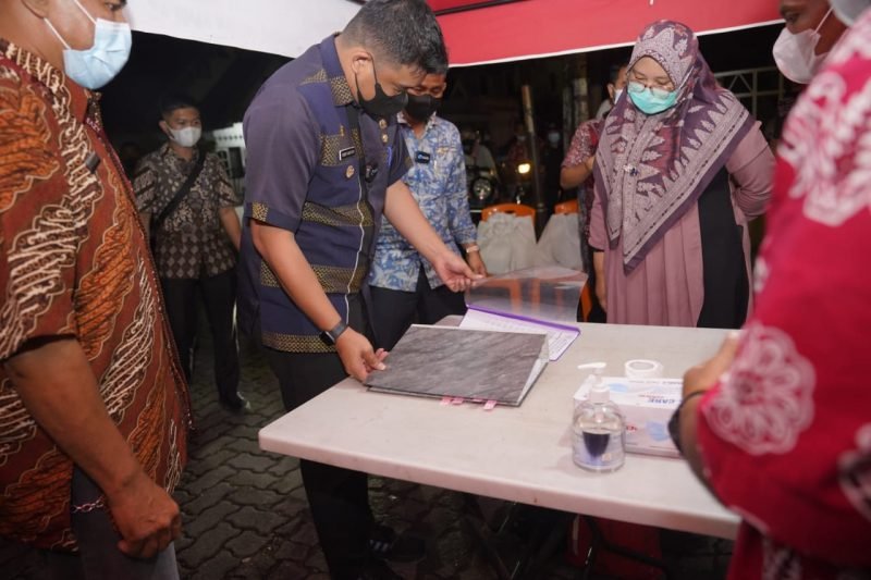 Pastikan Masyarakat Isoman Terlayani, Bobby Nasution Tinjau Isolasi Lingkungan XVII Harjosari II Medan Amplas