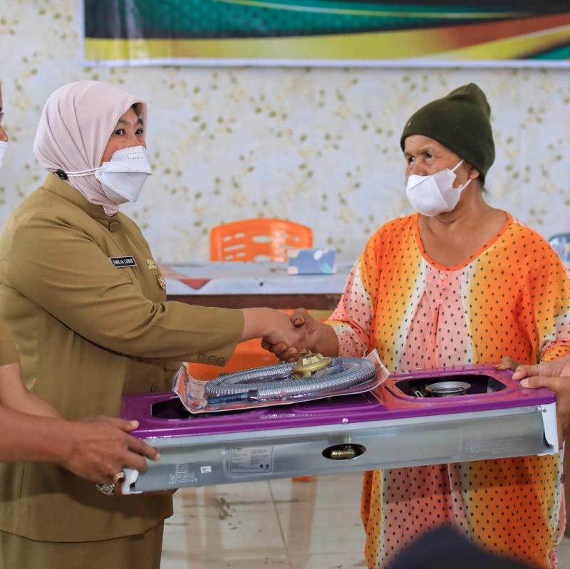 Pemko Medan Gelar Pelatihan dan Beri Bantuan Masyarakat Kelurahan Rentan Rawan Pangan