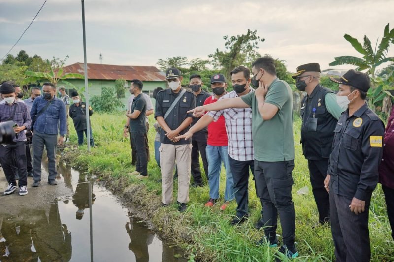 Tindaklanjuti Keluhan Warga Rengas Pulau, Bobby Nasution Minta Dinas PU Secepatnya Atasi Banjir