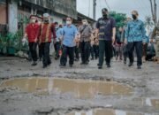 Wali Kota Medan Blusukan, Warga Izinkan Lahannya Dijadikan Drainase Atasi Banjir