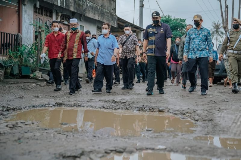 Wali Kota Medan Blusukan, Warga Izinkan Lahannya Dijadikan Drainase Atasi Banjir