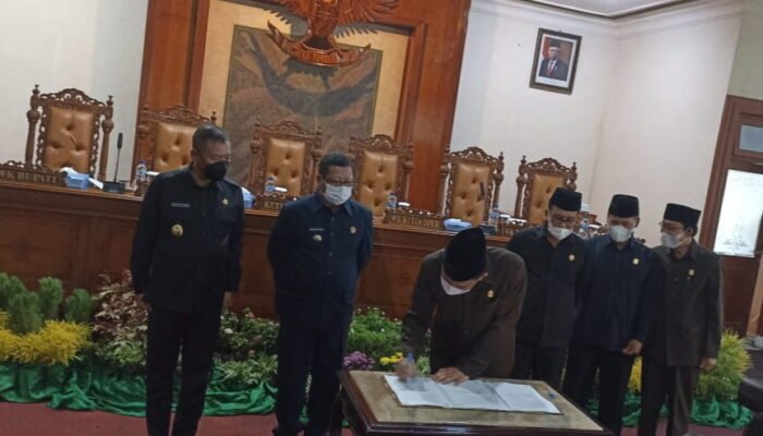 Rapat Paripurna Persetujuan Rencana Pembangunan Industri Kabupaten Tulungagung