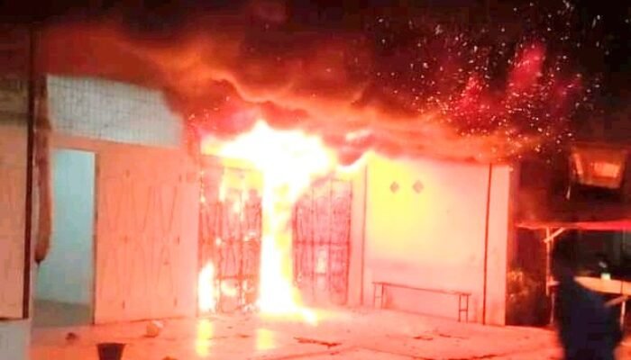 Showroom Motor Hangus Dilalap Sijago Merah di Batu Bara