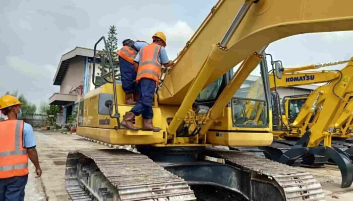 Peduli Dengan Pemuda Setempat PT Inalum Tingkatkan Skill Latih Operasikan Alat Berat