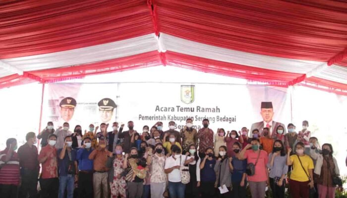 Jalin Silaturahmi, Bupati dan Wabup Sergai Temu Ramah dengan Guru Sekolah Minggu dan Pimpinan Gereja