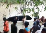 Minibus Angkut Keluarga Terseret Arus Sungai, 4 Tewas