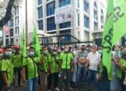 Buruh Kembali Demo di DPRD SU: Cabut Permenaker No 02