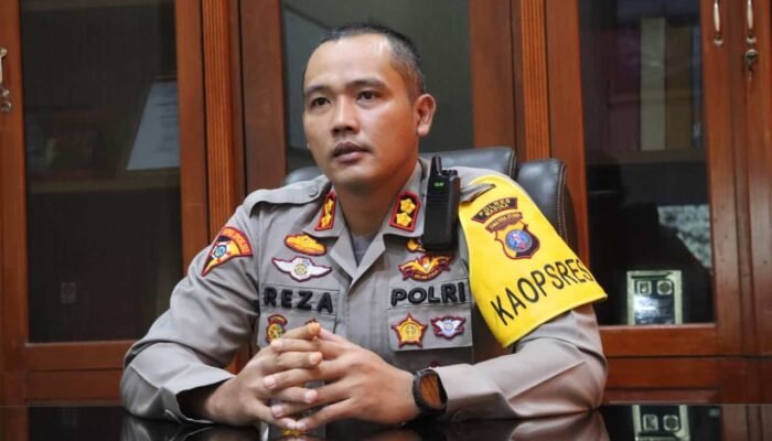 Kapolres Madina: “Segera Serahkan Diri Anda, Sebelum Kami Lakukan Tindakan”