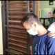 Pelaku, Geofaldo Sinaga saat digiring ke sel tahanan Polsek Kisaran Kota, Polres Asahan. Senin (07/03/2022). (Foto/Humas).