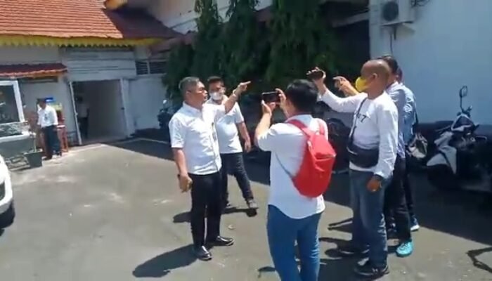 Memalukan !!!!! Anggota DPRD Tebing Tinggi Dan Mantan Dewan Nyaris Adu Jotos