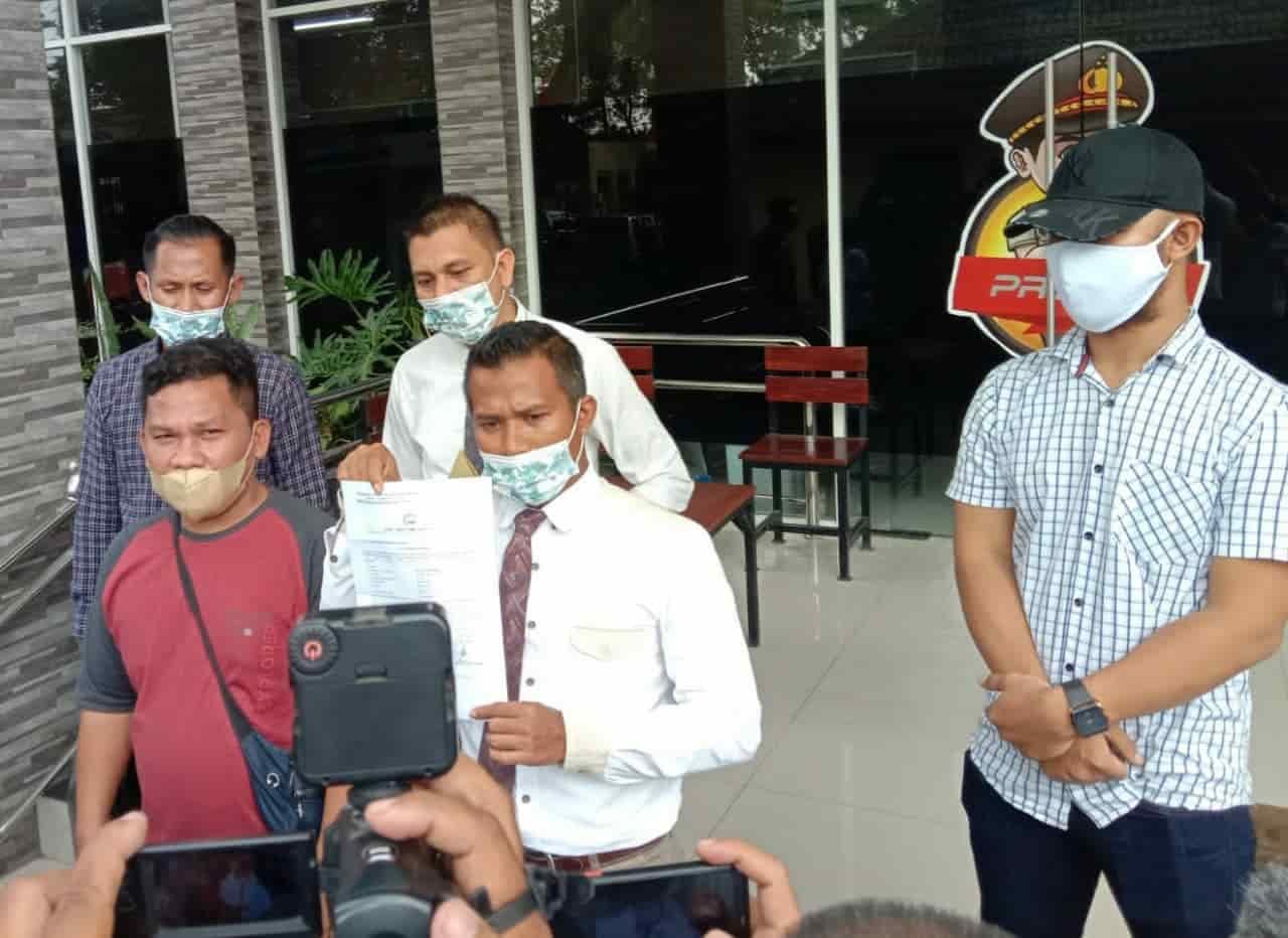 Korban dan pengacara saat di wawancara. Senin (14/3/2022). (Foto/Humas).