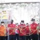Bupati Sergai saat memotong pita peresmian. Jumat (11/3/2022). (Foto/Humas).
