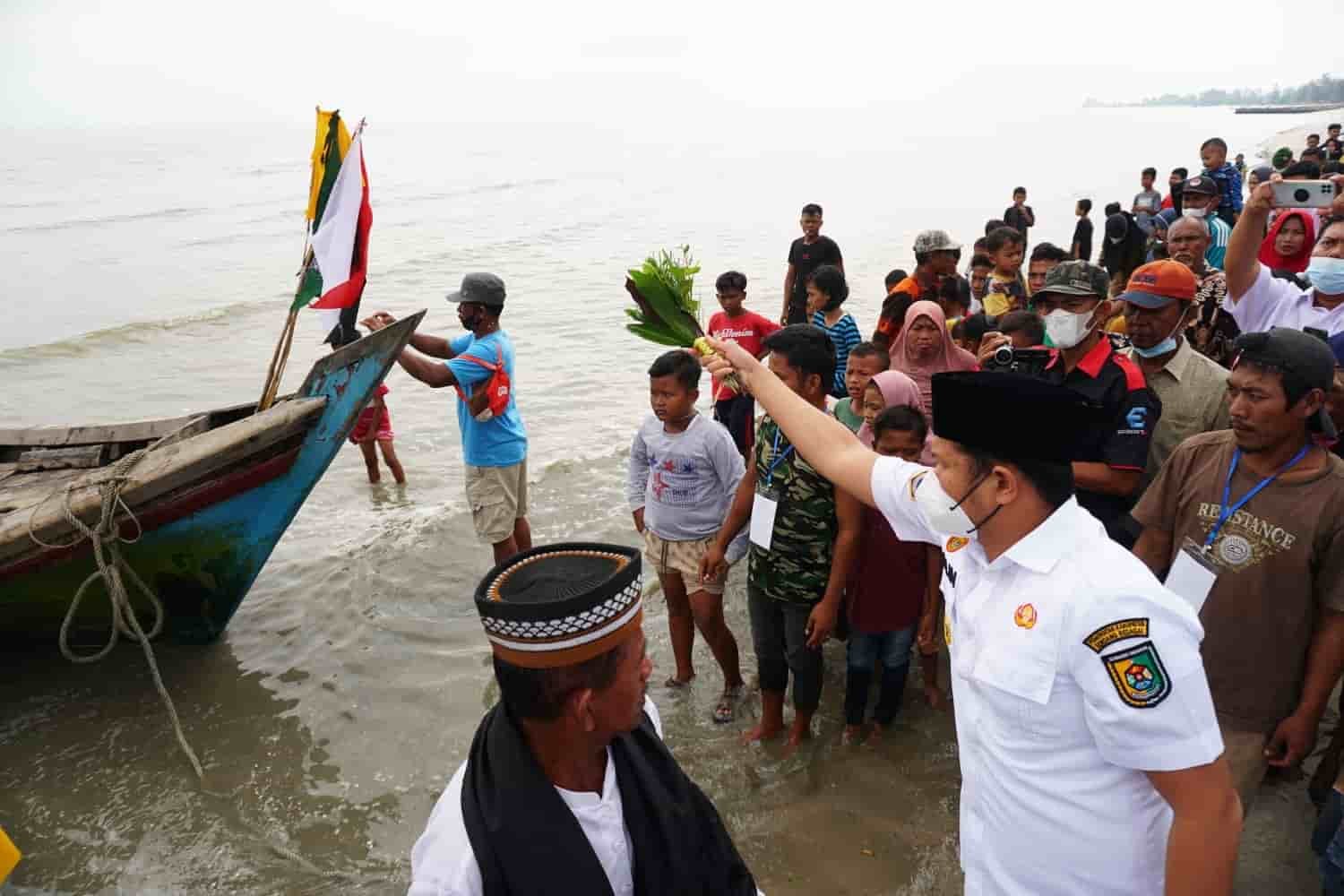 Wabup Sergai saat tepung tawar. Rabu (16/3/2022). (Foto/Humas).