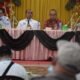 Sekdakab Sergai saat pimpin rapat kerja. Rabu (16/3/2022). (Foto/Humas).