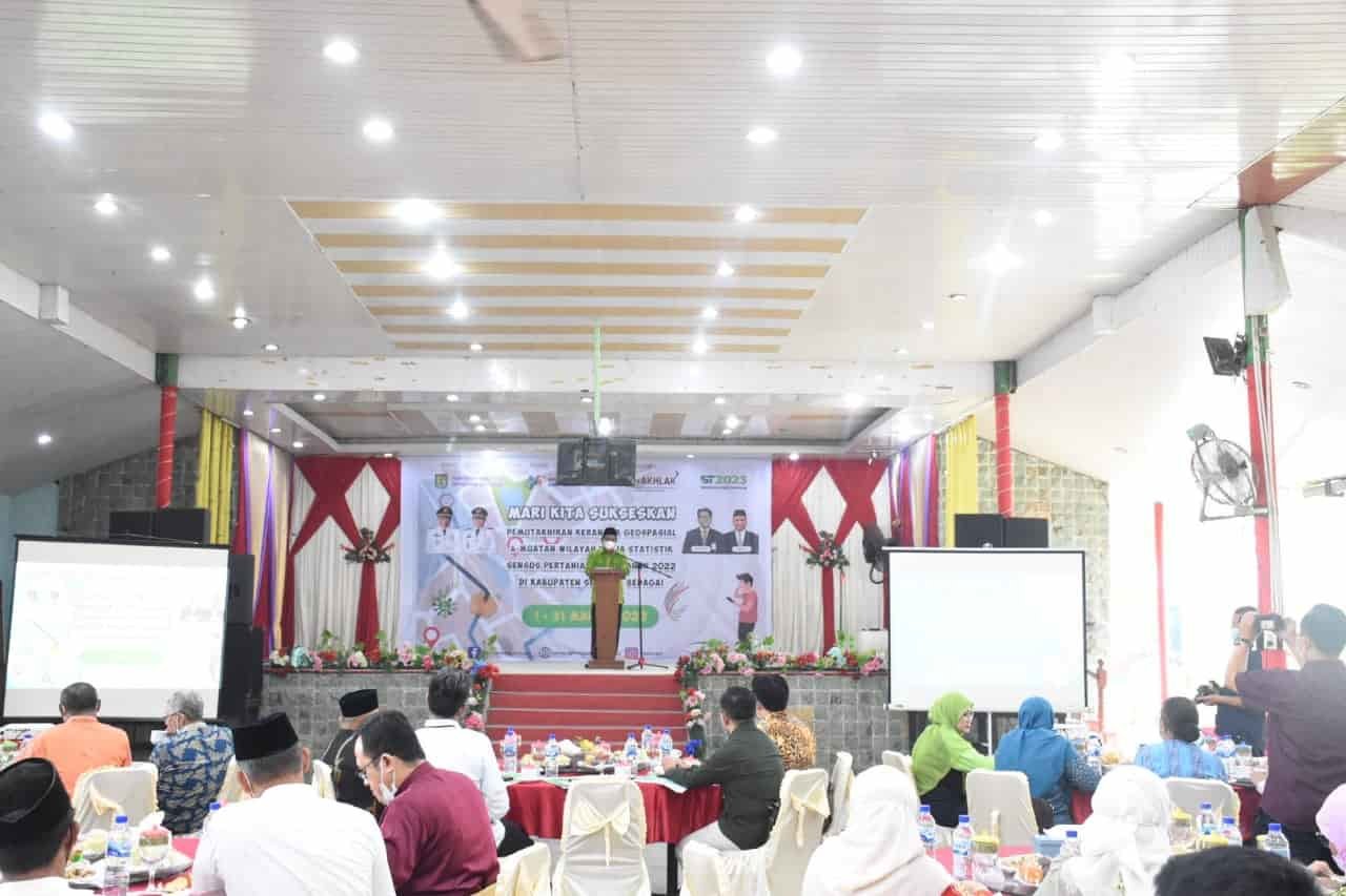 Bupati Sergai saat pidato sambutan. Jumat (18/3/2022). (Foto/Humas).