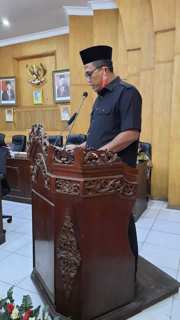 Anggota DPRD Batu Bara, Dian Suwartono saat melaporkan hasil reses. Senin (21/3/2022). (Foto/Humas).