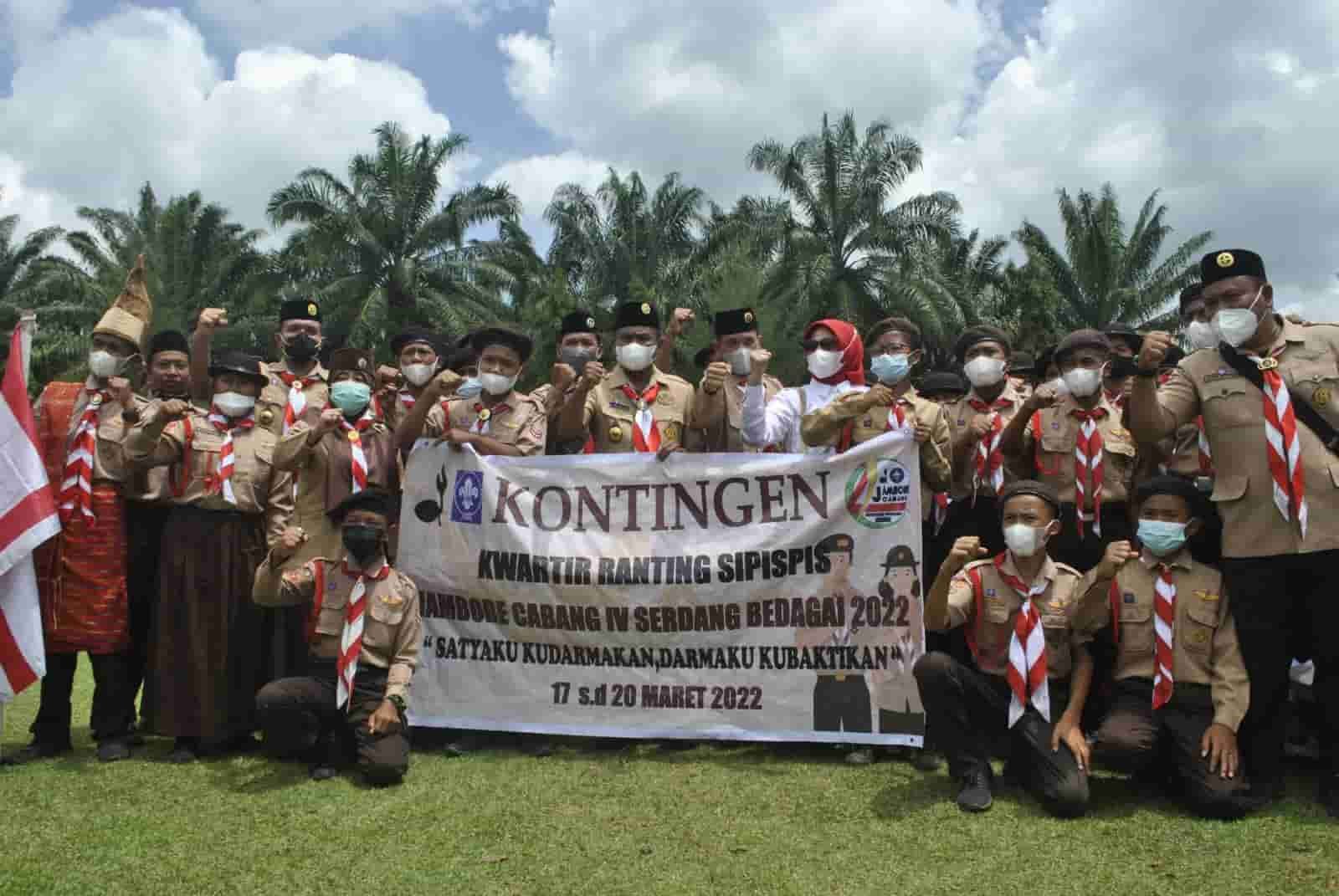 Bupati Sergai bersama peserta jambore. Kamis (17/03/2022). (Foto/Humas).