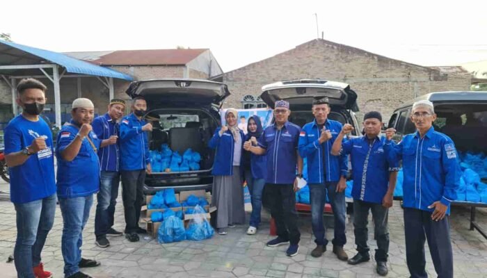 DPC Partai Demokrat Batu Bara Gelar Berbagi Takjil Di Kuala Tanjung