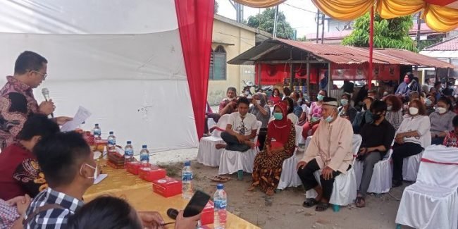 Paul Mei Anton Simanjuntak SH saat paparan Reses. (Foto/Ist).